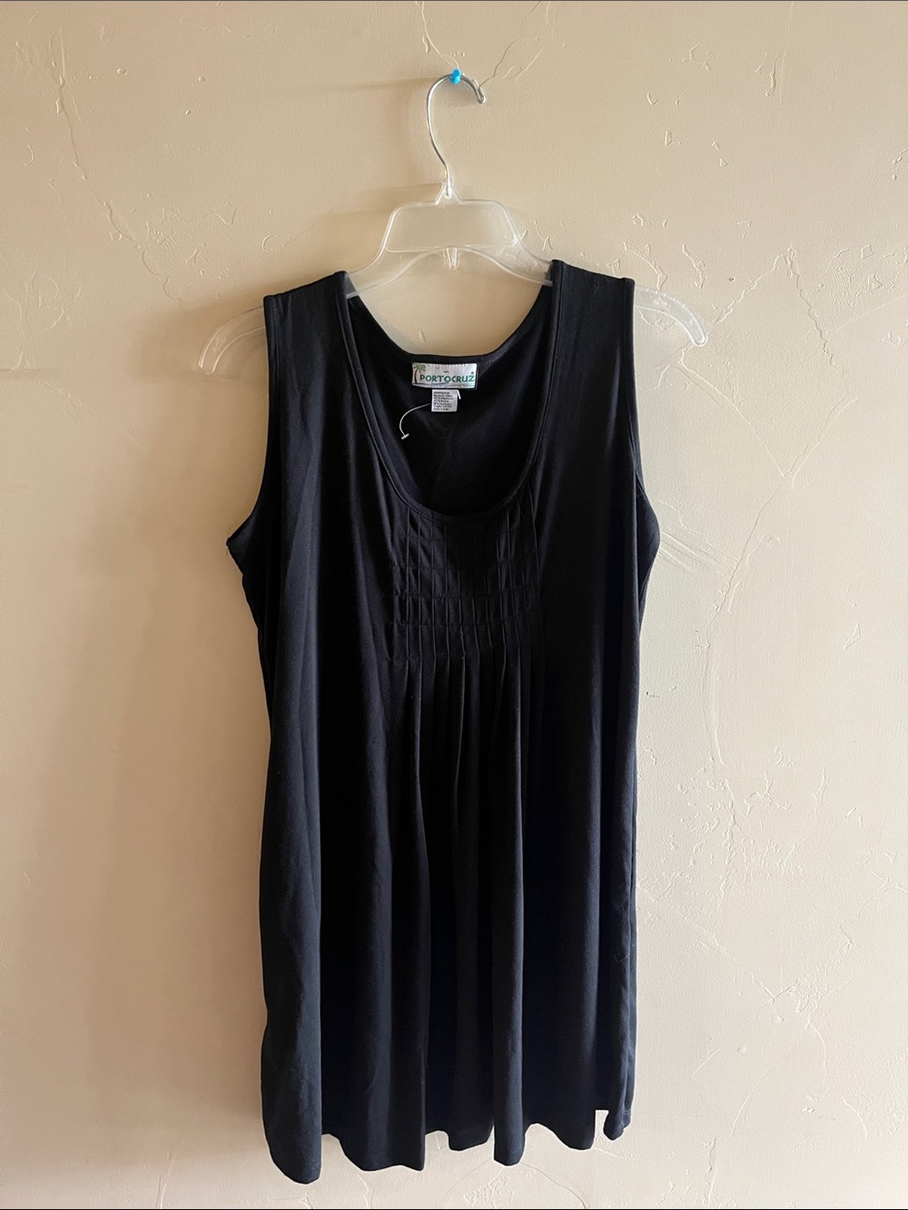 Porto Cruz Black Sleeveless Pleated Scoop Neck Blouse